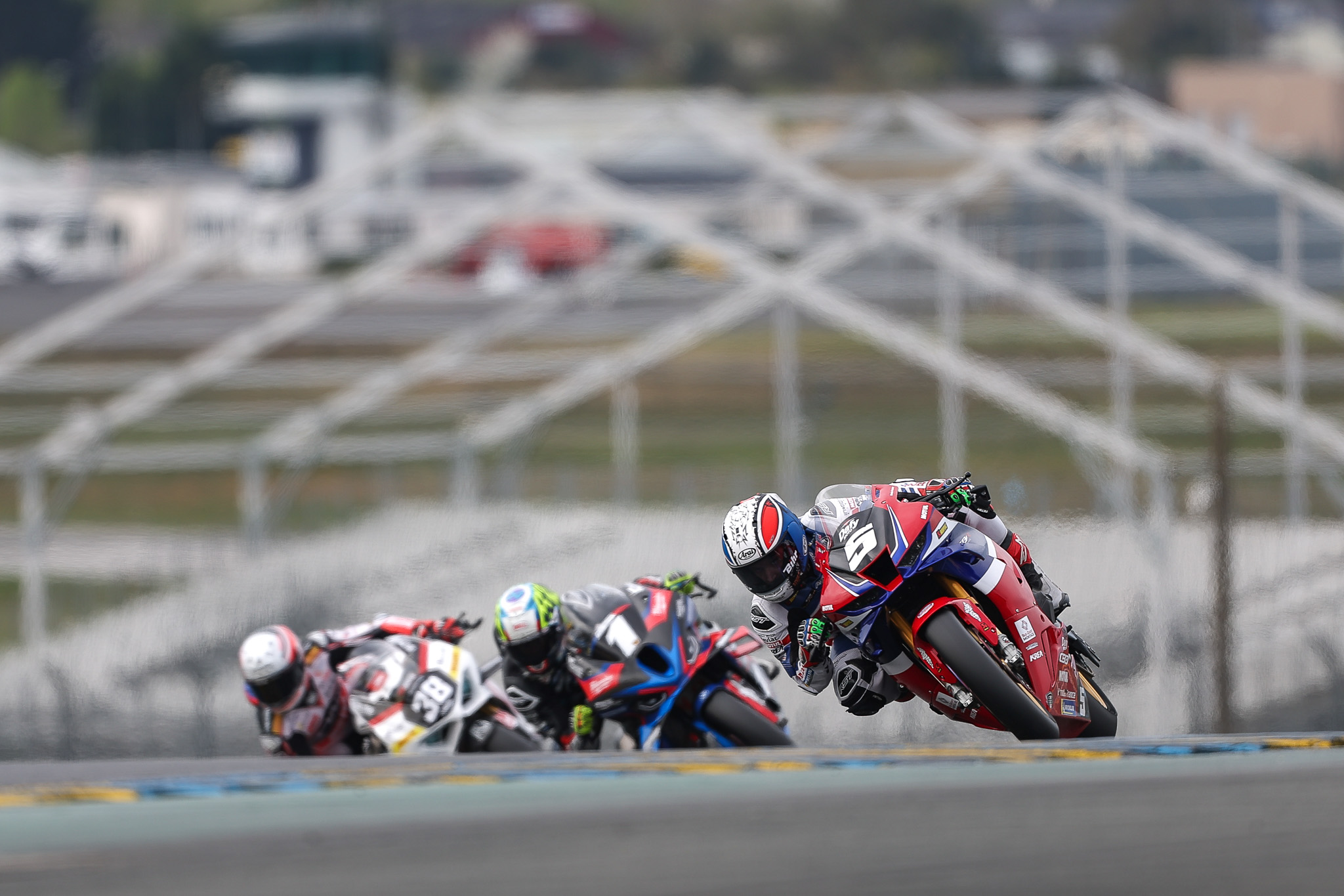 À Lédenon, le Championnat de France Superbike se prépare pour un week-end de haute voltige !