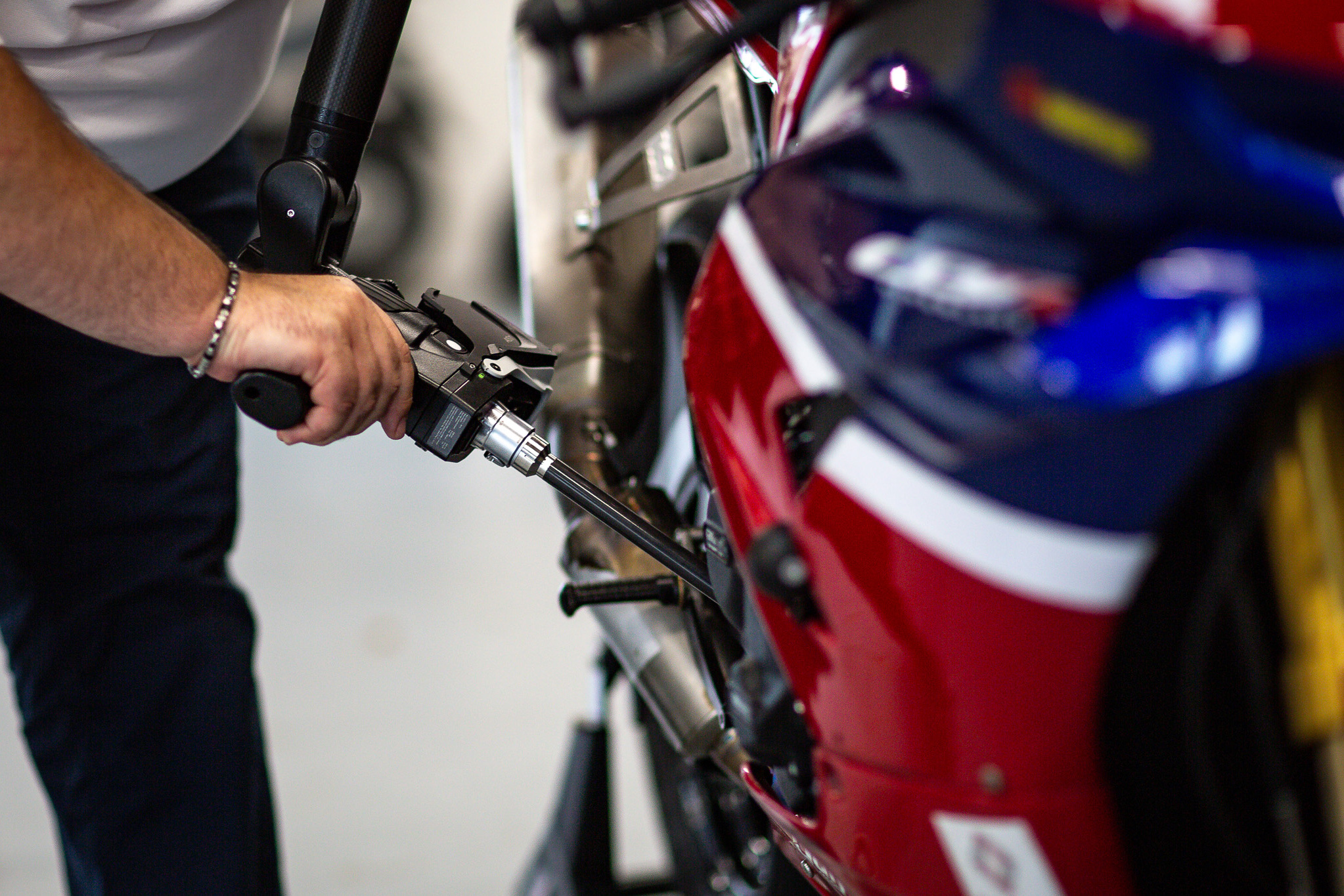 PARTENARIAT RECONDUIT ENTRE LA FFM ET HEXAGON MI QUI DEVIENT FOURNISSEUR TECHNIQUE DU CHAMPIONNAT DE FRANCE SUPERBIKE 