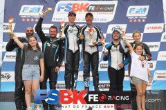 Podium side-car Course 2.
CAROLE FSBK 2022.
6 ème manche Championnat de France
Superbike.
20 & 21Aout 2022.
© PHOTOPRESS.
Tel: 06 08 07 57 80.
info@photopress.fr