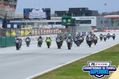 Départ Supersport 300 course 2LE MANS FSBK 2023.1ere manche Championnat de France Superbike.25 / 26 Mars 2023.