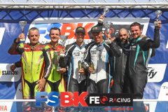 Podium Side car course 1.
LEDENON FSBK 2022.
3 ème manche Championnat de France Superbike.
28 & 29 Mai 2022.
© PHOTOPRESS
Tel: 06 08 07 57 80.
info@photopress.fr