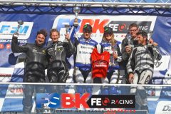 Podium Side car course 2.
LEDENON FSBK 2022.
3 ème manche Championnat de France Superbike.
28 & 29 Mai 2022.
© PHOTOPRESS
Tel: 06 08 07 57 80.
info@photopress.fr
