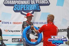 Podium moto 4/5 course 2.
MAGNY-COURS FSBK 2023.
Quatrième manche Championnat de France Superbike.
1 / 2 Juillet 2023.
© PHOTOPRESS.
Tel: 06 08 07 57 80.
info@photopress.fr