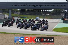 Depart SB course 2.
MAGNY-COURS FSBK 2022.
5 ème manche Championnat de France Superbike.
2 & 3 Juillet 2022.
© PHOTOPRESS.
Tel: 06 08 07 57 80.
info@photopress.fr